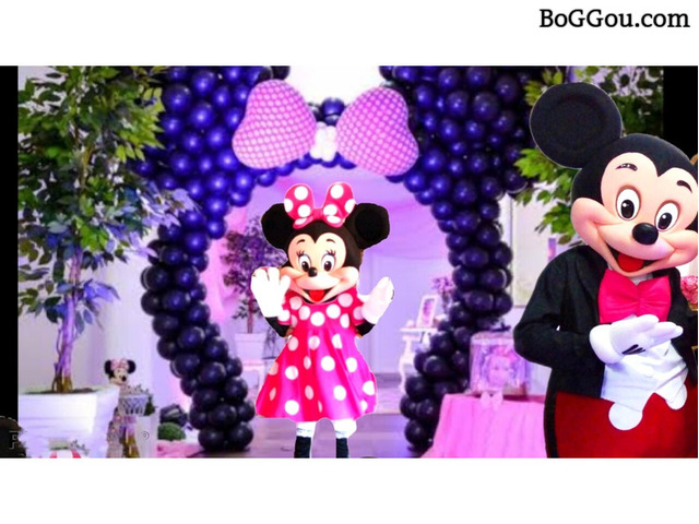 Minnie Rosa cover Mickey personagens vivos